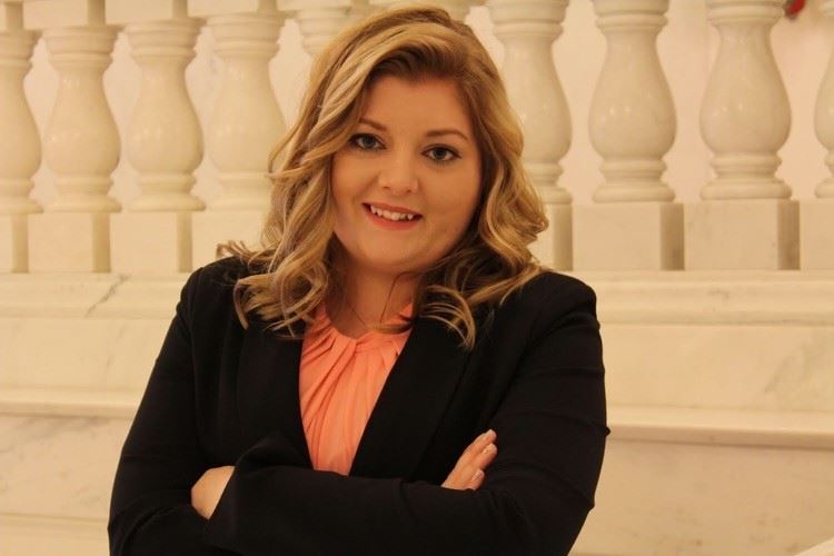 4.30.24_LACEY WALZ HEADSHOT